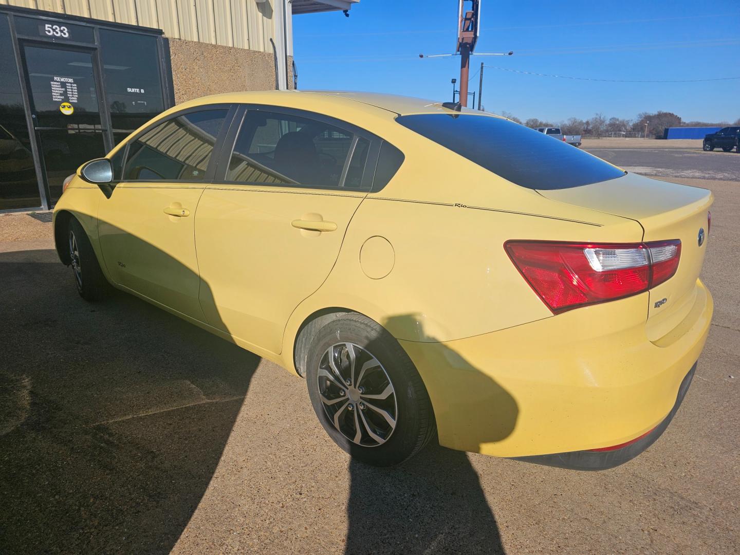 2016 Kia Rio LX (KNADM4A34G6) with an 1.6L L4 DOHC 16V engine, located at 533 S Seven Points BLVD, Seven Points, TX, 75143, (430) 255-4030, 32.313999, -96.209351 - Photo#3